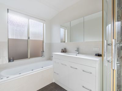 11 Keel Cove, Waikiki