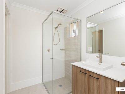 10 Strickland Parade, Eglinton