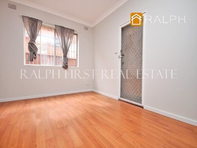 2 / 5  Fairmount Street, Lakemba