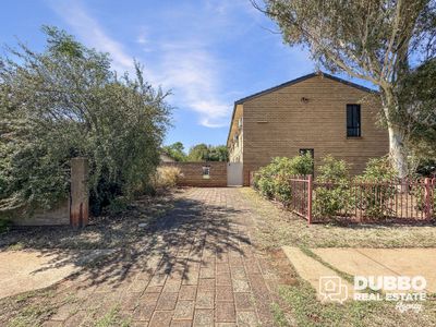 1 / 62 Young Street, Dubbo