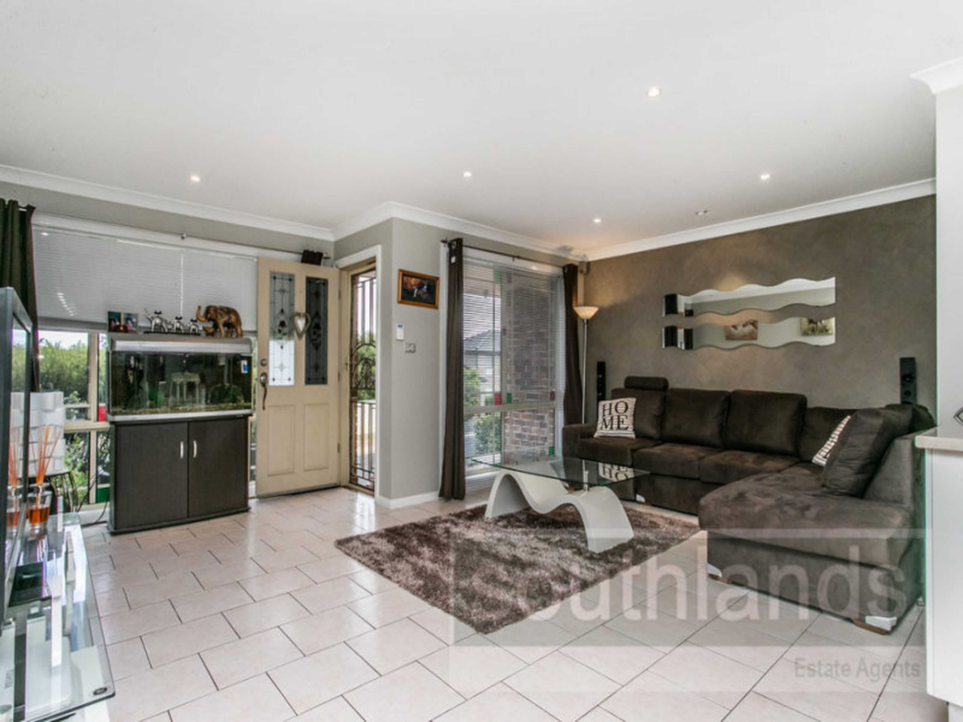 1 Barronfield Drive, GLENMORE PARK