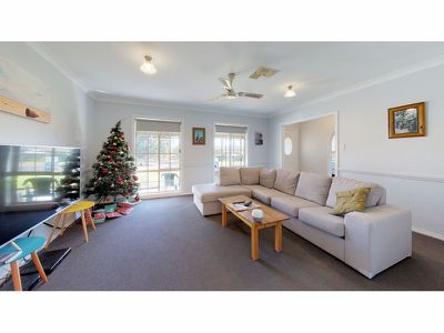 7 Lesley Place, Dubbo