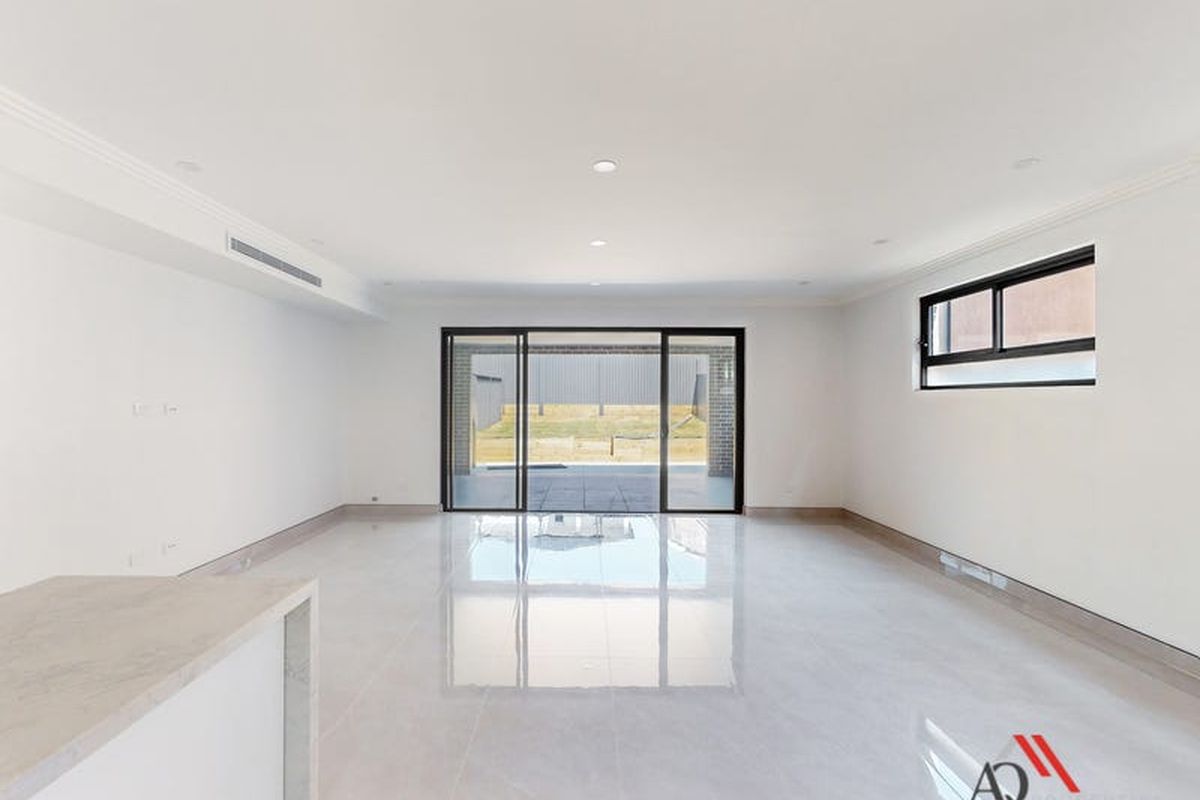 SPACIOUS FOUR BEDROOM DUPLEX