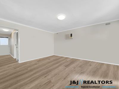 4 / 63 Staughton Street, Melton South