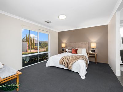 11 Barnard Grove, Byford