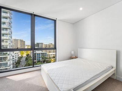 911 / 2 COMO CRESCENT, Southport
