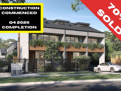 Townhouse / 9-9a Old Berowra Road, Hornsby