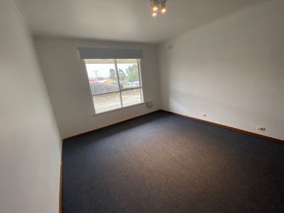 1 / 9 Beasley Avenue, Werribee