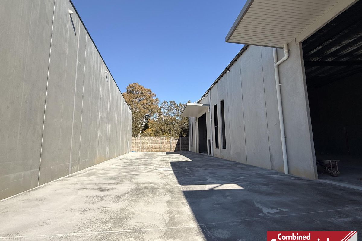 1 & 2 / 7 Cobar Place, Gregory Hills