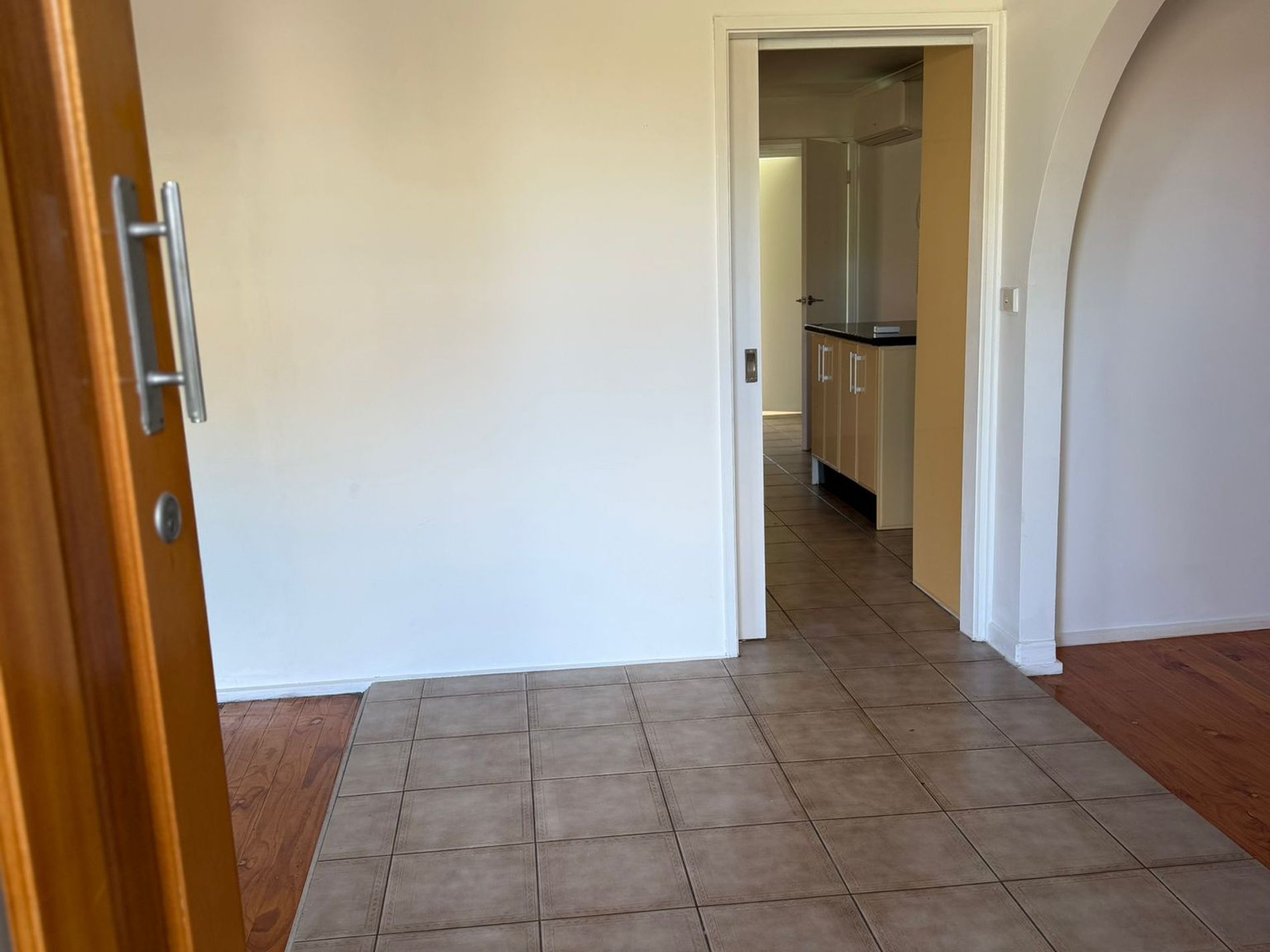 90 Main Road East, St Albans