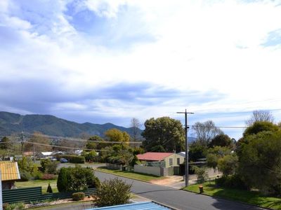 32 Freeburgh Avenue , Mount Beauty