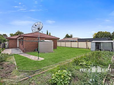 18 Beckington Crescent, Hampton Park