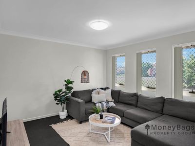 4 Phoebe Way, Gleneagle
