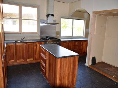 79 Lakeside Avenue, Mount Beauty