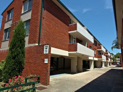 6 / 27 Dover Road, Botany