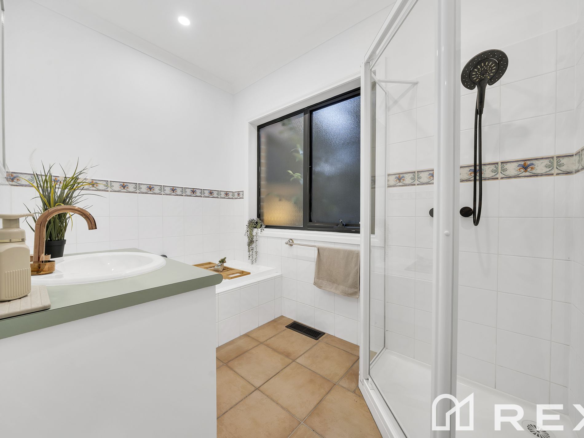 2 Andrew Court, Pakenham