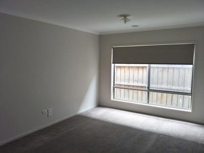 6 Macaloney Road, Williams Landing