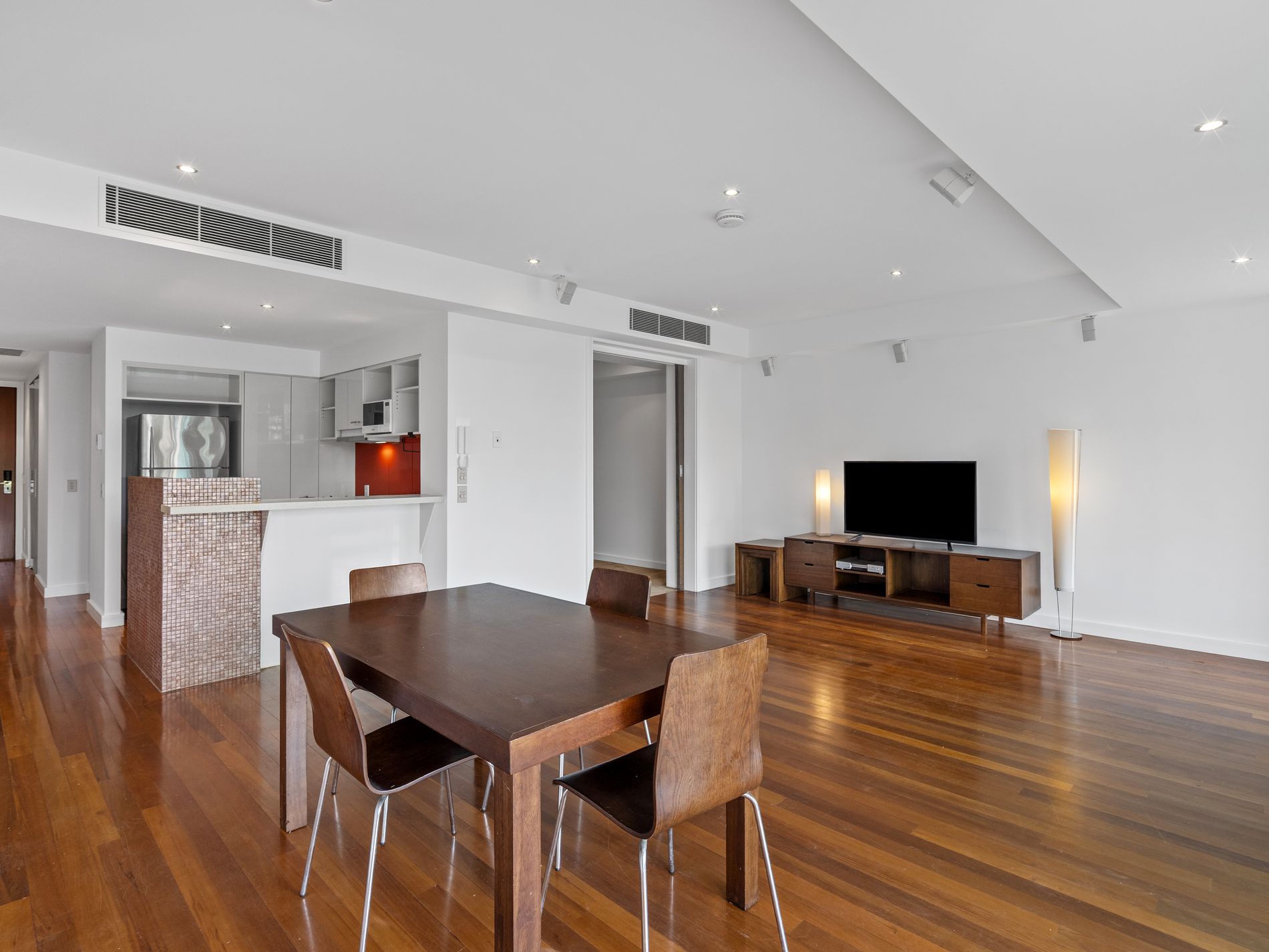 4 / 600 GLADES DRIVE, Robina