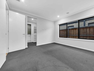13 Carcoola Rise, Clyde North