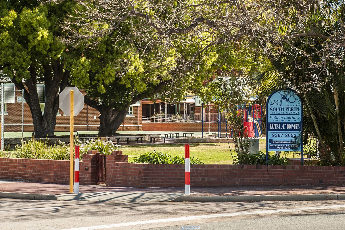 6 Swan Street, South Perth