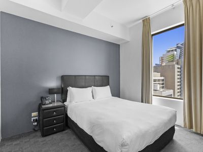 1002 / 12 Victoria Avenue, Perth