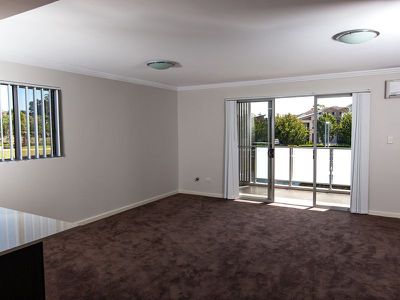 9 / 2 Dressler Court, Merrylands