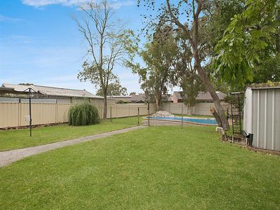 28 Lloyd George Grove, Tanilba Bay