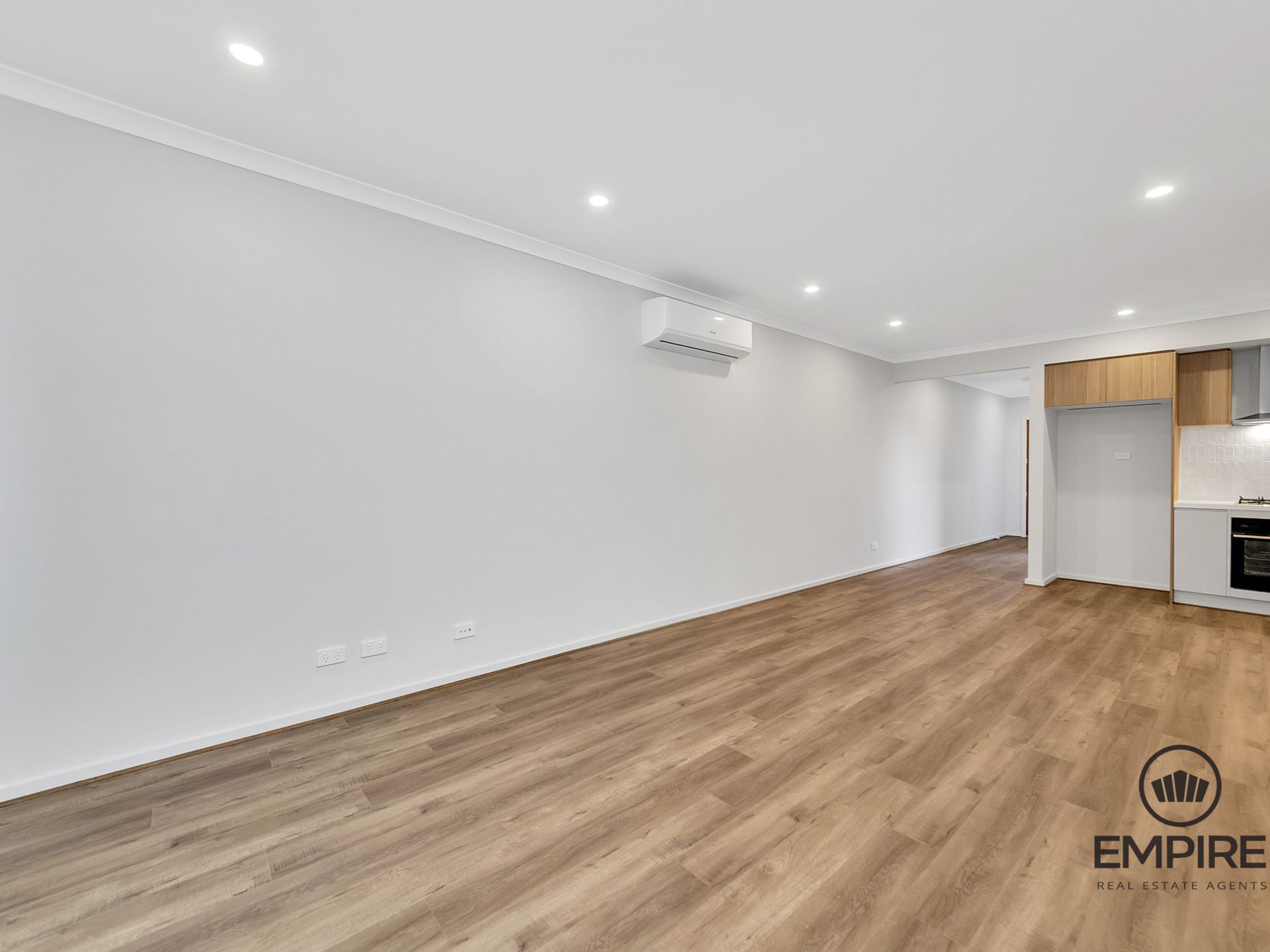 12 California Street, Clyde