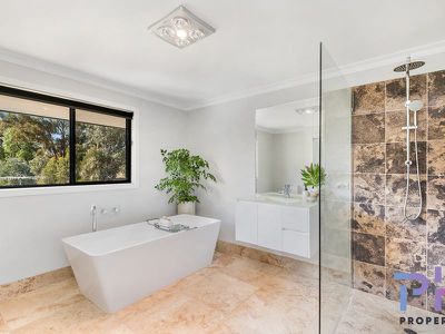 8 Montgomery Lane, Lockwood