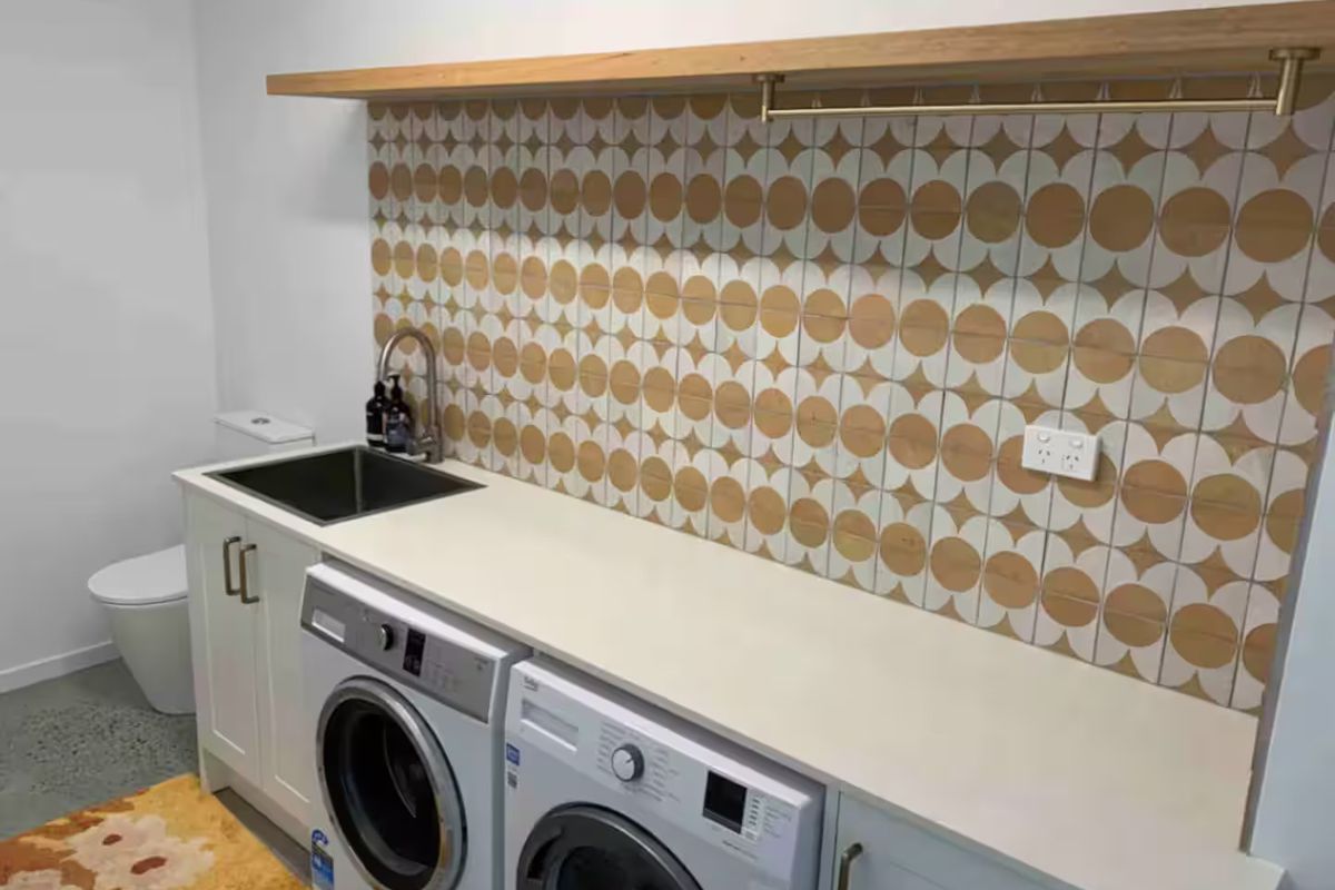 2 / 2 Bay Street, Angourie