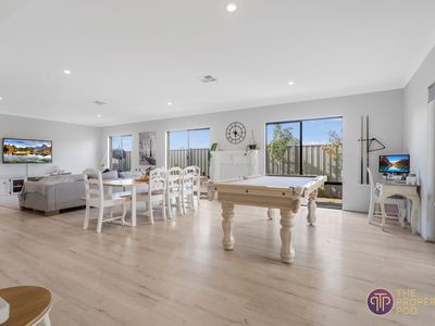 10 Alata Grove, Byford