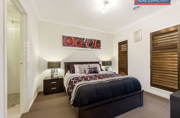 39 Perugia Avenue, Greenvale