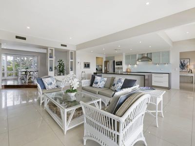 165 Monaco Street, Broadbeach Waters
