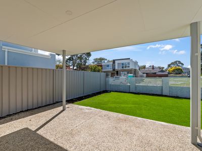 21 Corbett Way, Booragoon