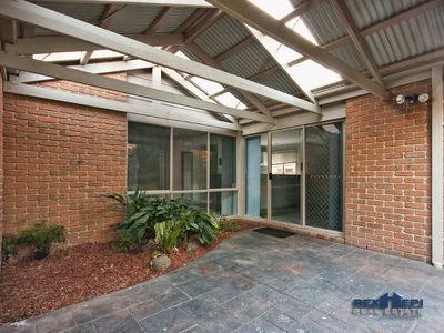 36 Lake View Drive, Narre Warren South