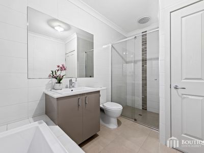 220A Outlook Drive, Dandenong North