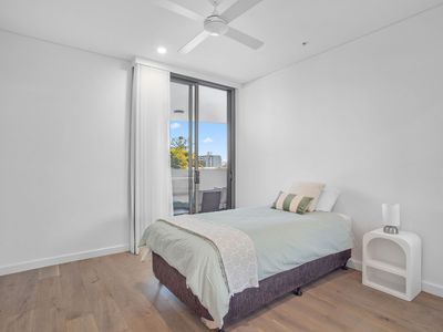 311 / 4 Lake Street, Forster