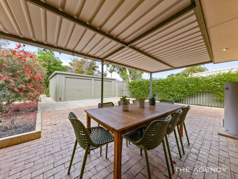 2 Little Rush Close, South Lake