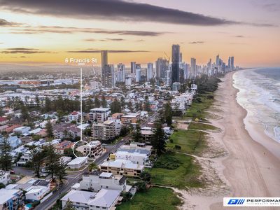 2 / 6 Francis Street, Mermaid Beach