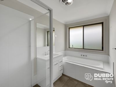 4 Bradford Circuit, Dubbo