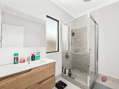 10 Klondyke Street, Piara Waters