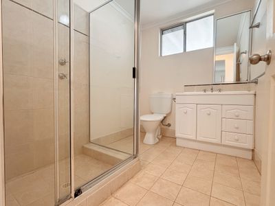 8 / 243 Piccadilly Street, West Lamington