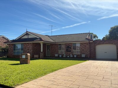 60 Best Street, Parkes