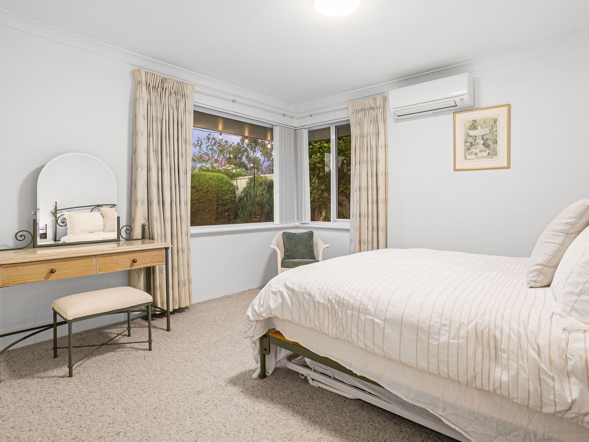 31 Simmonds Parade, Winthrop