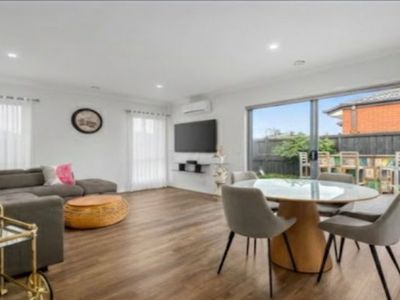 21 Colmar Street, Lara