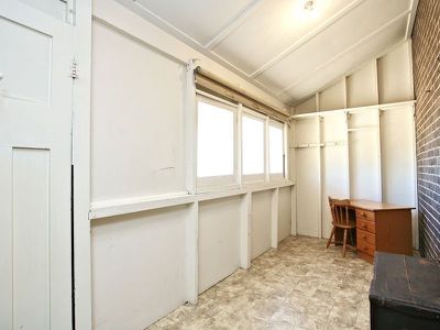 38 Dalmeny Avenue, Rosebery