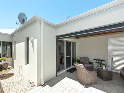 11A May Drive, Nollamara
