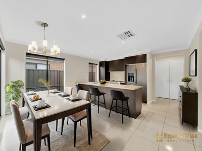 5 Lambertia Crescent, Manor Lakes