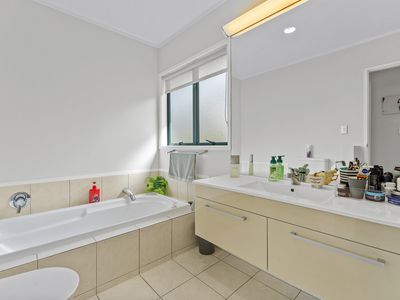 140 Chelsea View Drive, Chatswood