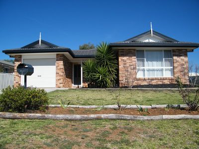 4 SMYTH CLOSE, Gunnedah